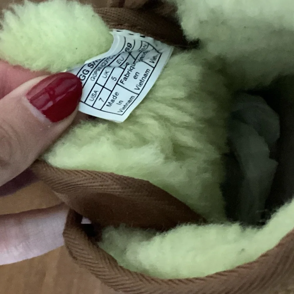 ‼️BF SALE‼️UGG Neumal Chestnut Brown Boots with  Lime Green Bottoms - Picture 7 of 10